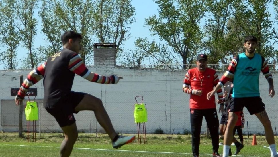 Douglas visita a Gimnasia de Entre Ríos