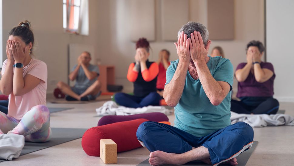 Yoga ocular: ¿ayuda a evitar el uso de anteojos?