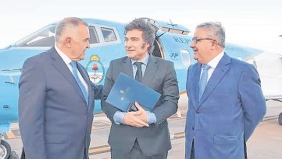 El presidente suspendió su viaje a Tucumán por "niebla"