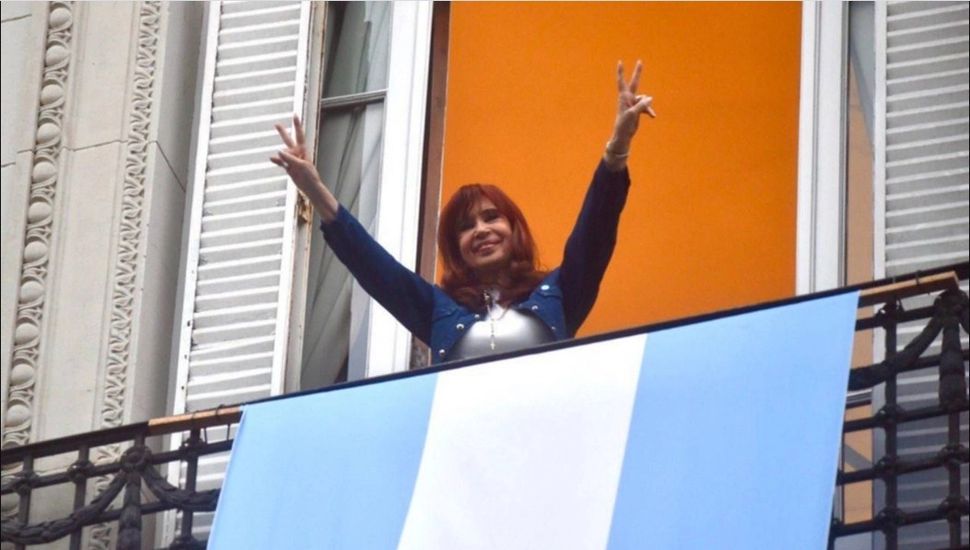 Cristina Kirchner mejora su condición tras ser operada
