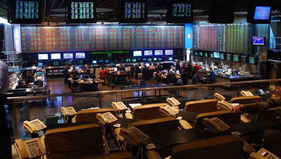 El riesgo país cerca de caer de los 500 puntos