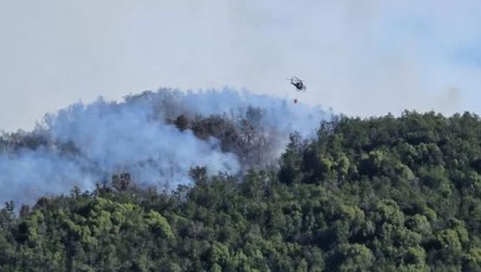 Continúa el incendio en el Parque Nahuel Huapi: casi 6000 hectáreas consumidas por las llamas