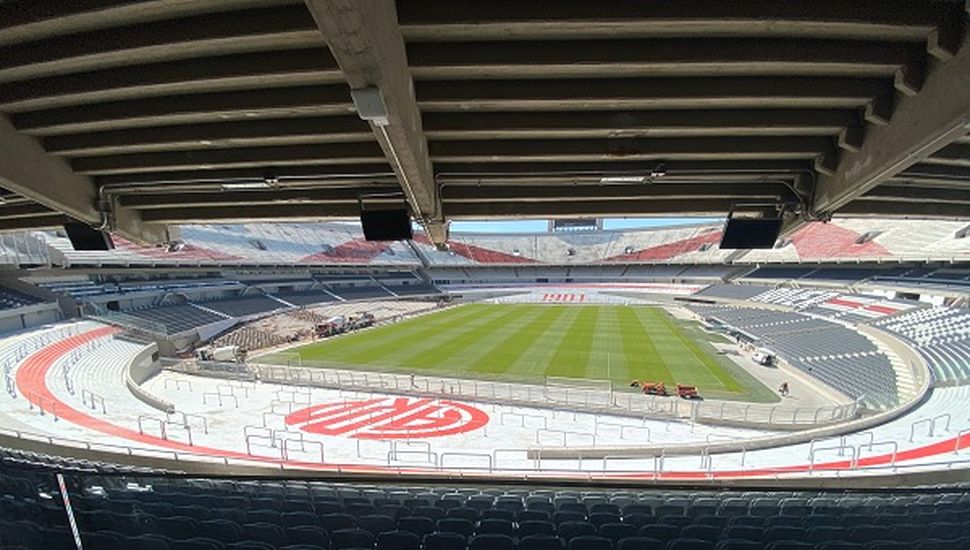 Por usar pirotecnia, sancionaron a River