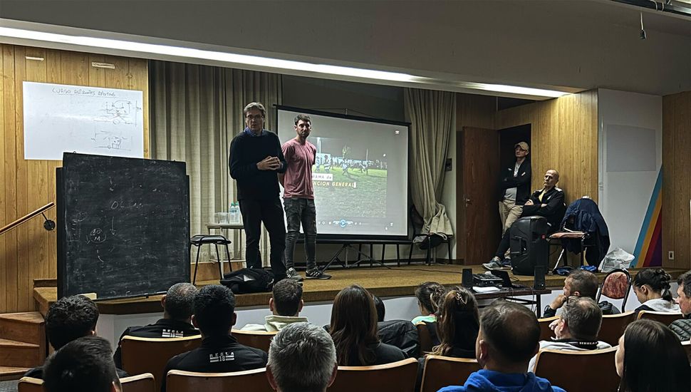 Presentaron ante árbitros de fútbol el "Programa de Prevención en Clubes"