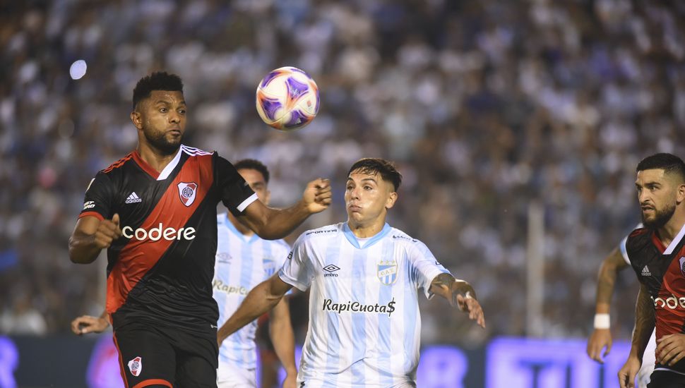 River rescató un empate en Tucumán