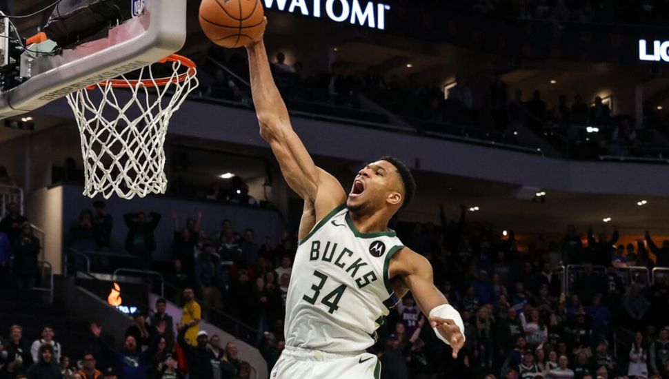 El griego Antetokounmpo marcó 64 puntos en el triunfo de  Milwaukee Bucks