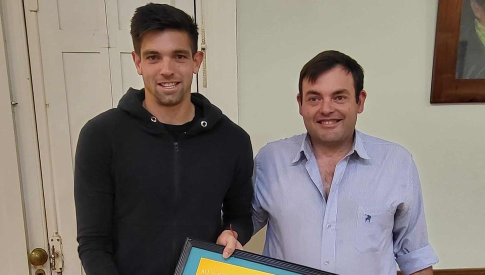 El Intendente de Rojas recibió al futbolista Facundo Altamirano