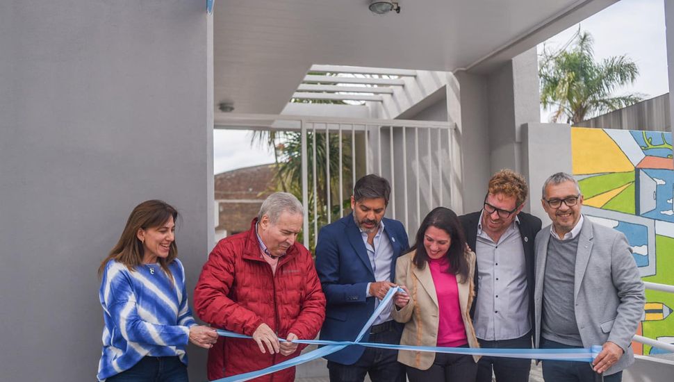 Salto inauguró su primer Centro Universitario