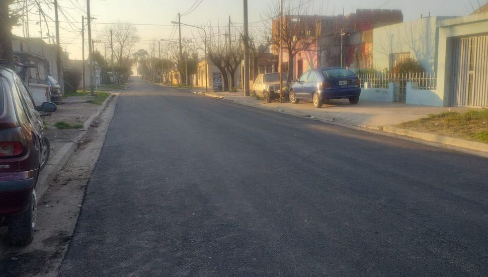 Martínez recorrió las obras de pavimentación del barrio José