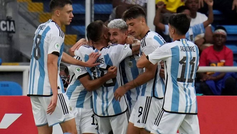 Argentina venció a Perú y sueña con la clasificación