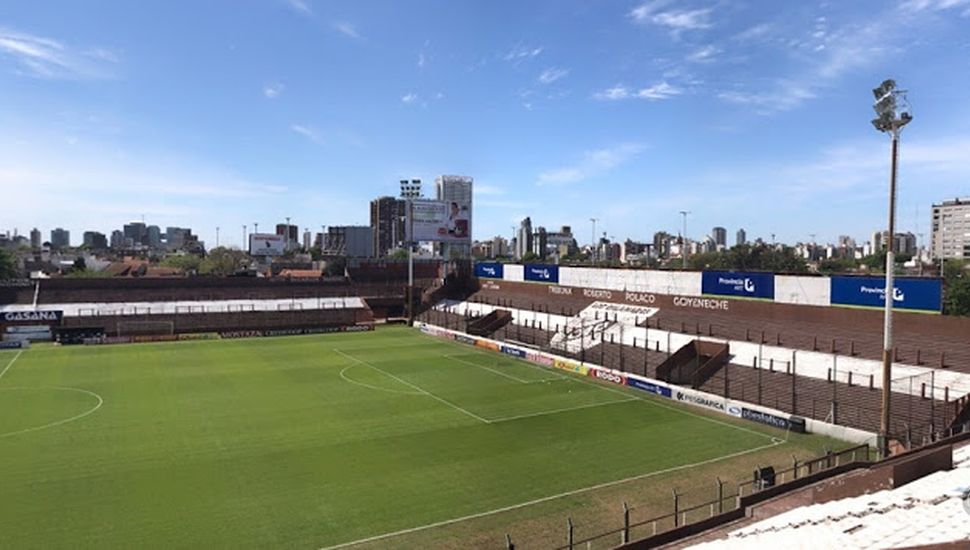 Independiente y Atlético Tucumán juegan a puertas cerradas en cancha de Platense