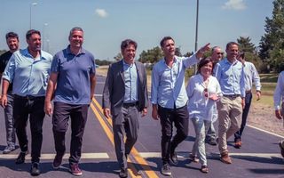 Axel Kicillof visitó Salto junto a parte de su gabinete: confirmaron la licitación para la obra del camino a Berdier