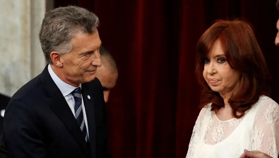 Diferencias y similitudes entre el renunciamiento de Macri y Cristina