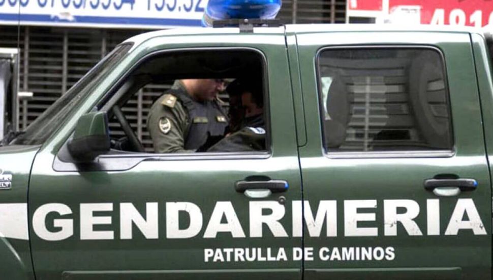 Gendarmería interceptó un camión que transportaba mercadería importada de manera ilegal