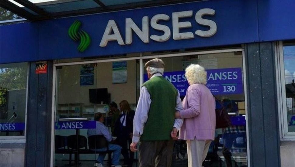 Eliminan 19 agencias de la Anses