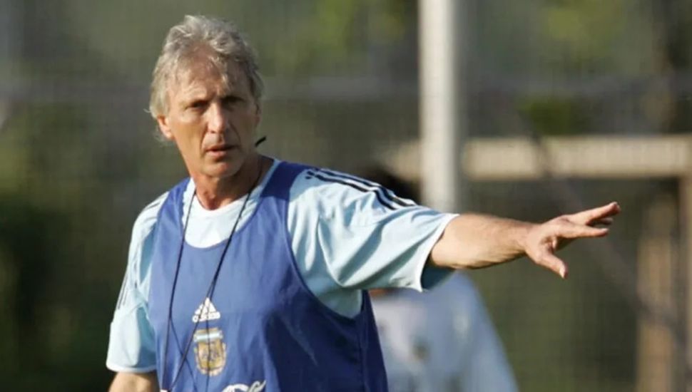 Pekerman: “Placente y Scaloni están haciendo las cosas muy bien”
