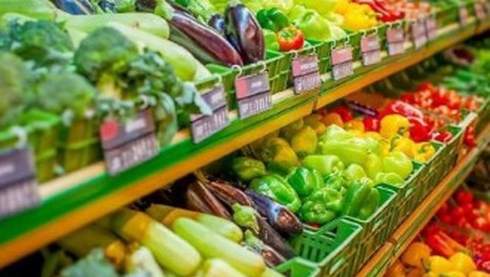 Los precios de las verduras más vendidas en el Mercado Central cayeron cerca de 30% en diciembre