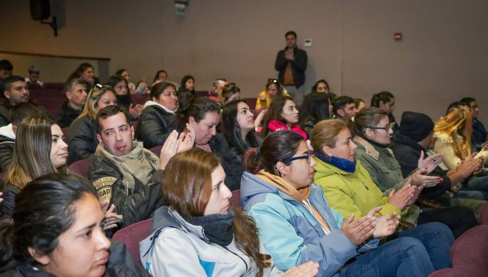 Entregaron 15 lotes del Programa Solares para el personal policial