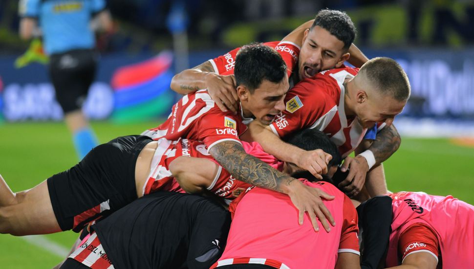 Estudiantes de La Plata y Vélez Sarsfield definen la final de la Copa de la Liga