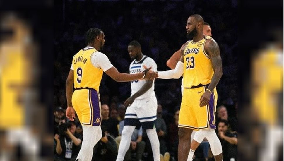 NBA: El hijo de LeBron James debutó junto a su padre