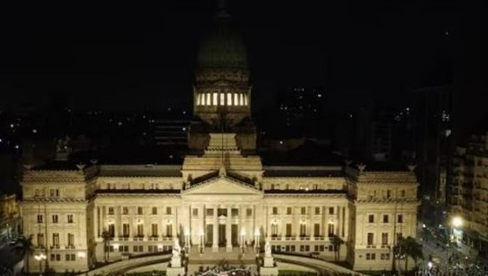 El Presidente anticipó más reformas y criticó la protesta