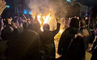 EE.UU. rompe relaciones diplomáticas con Teherán