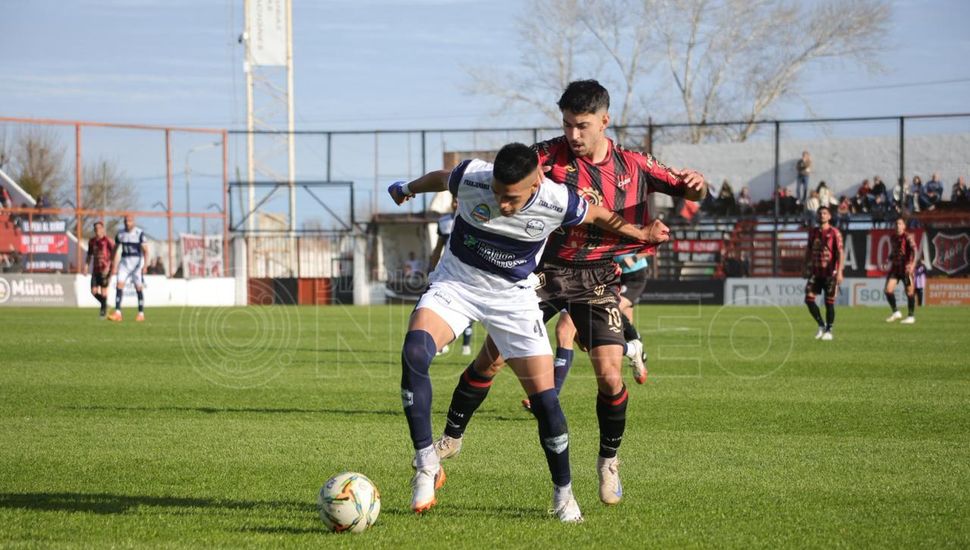 Sobre el final, Douglas perdió con San Martín de Formosa