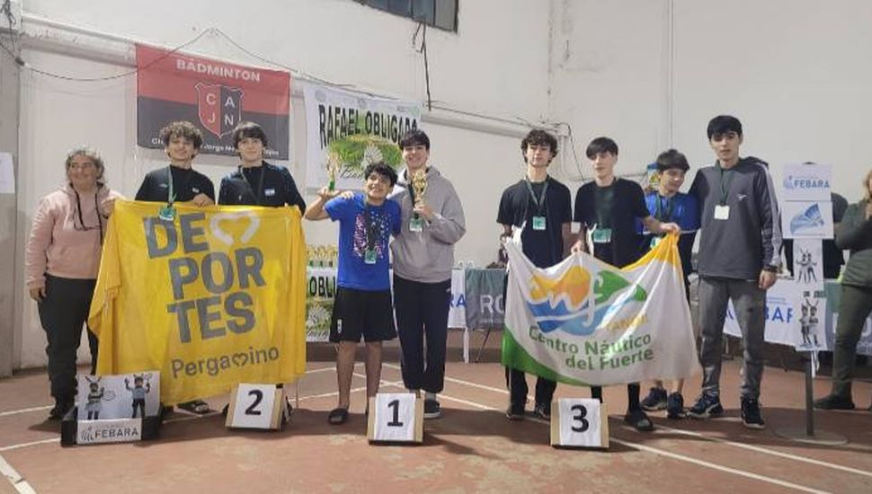 Bádminton: podios para la Escuela Municipal de Pergamino en el Regional de Rojas