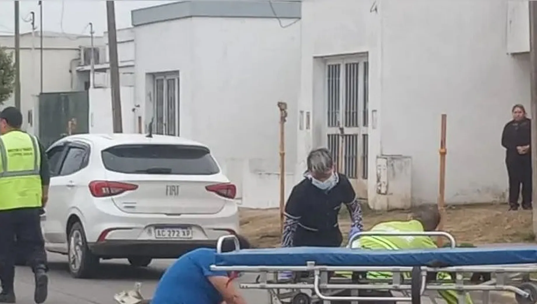 Un herido tras choque entre un auto y una moto • Diario Núcleo