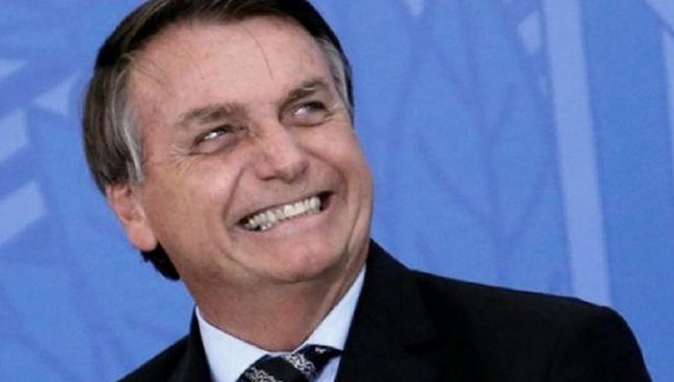 Bolsonaro obligó a las estaciones de servicio a informar sobre la reducción del precios