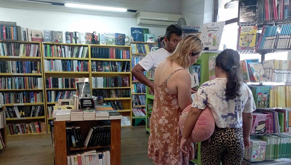 A pesar de la recesión, los pergaminenses siguen eligiendo los libros como refugio cultural