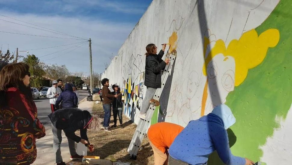 Comenzó una propuesta cultural para resignificar el Cementerio Municipal a través del arte urbano