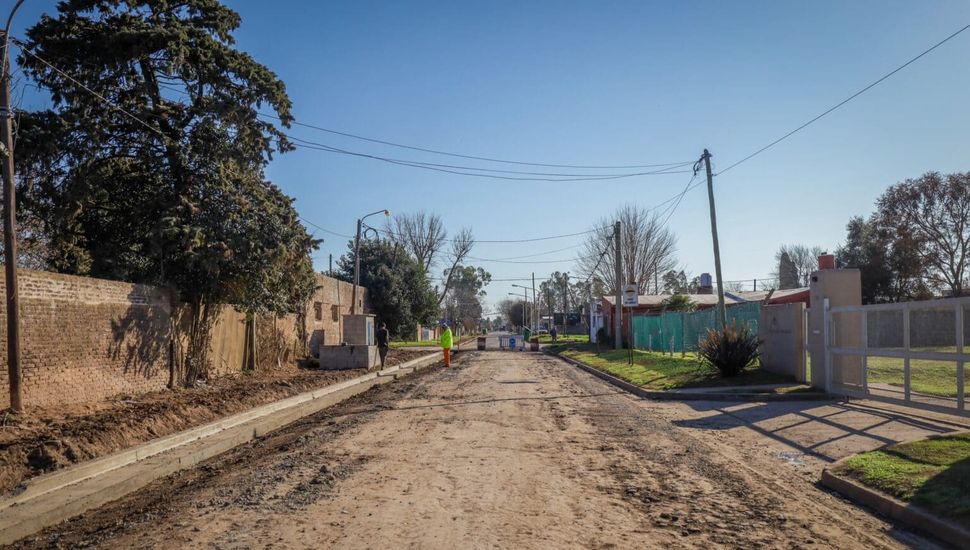 Los trabajos del Cordón Cuneta en calle Mansilla continúan en marcha