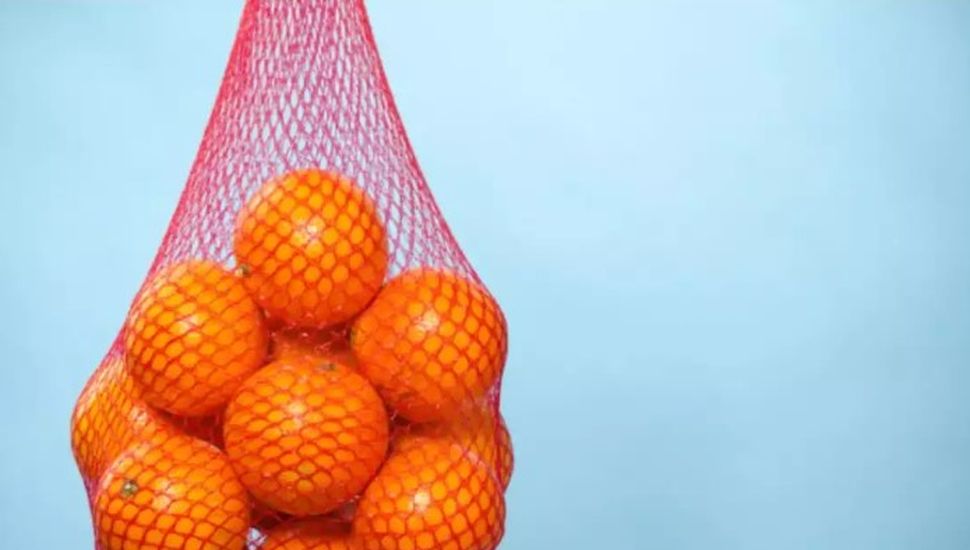 ¿Por qué las naranjas se comercializan en bolsas de red?