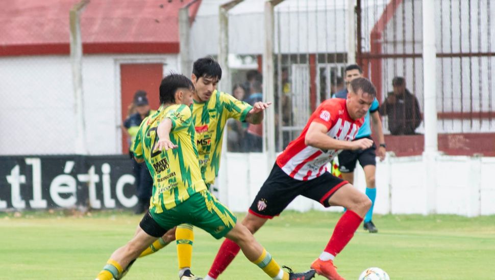 Defensores de Salto venció a Rivadavia de Lincoln y es finalista