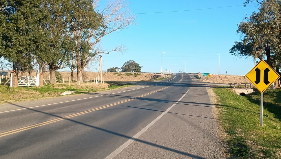 Conductores aseguran que el cruce de la Autovía y la Ruta 32 es "un peligro"