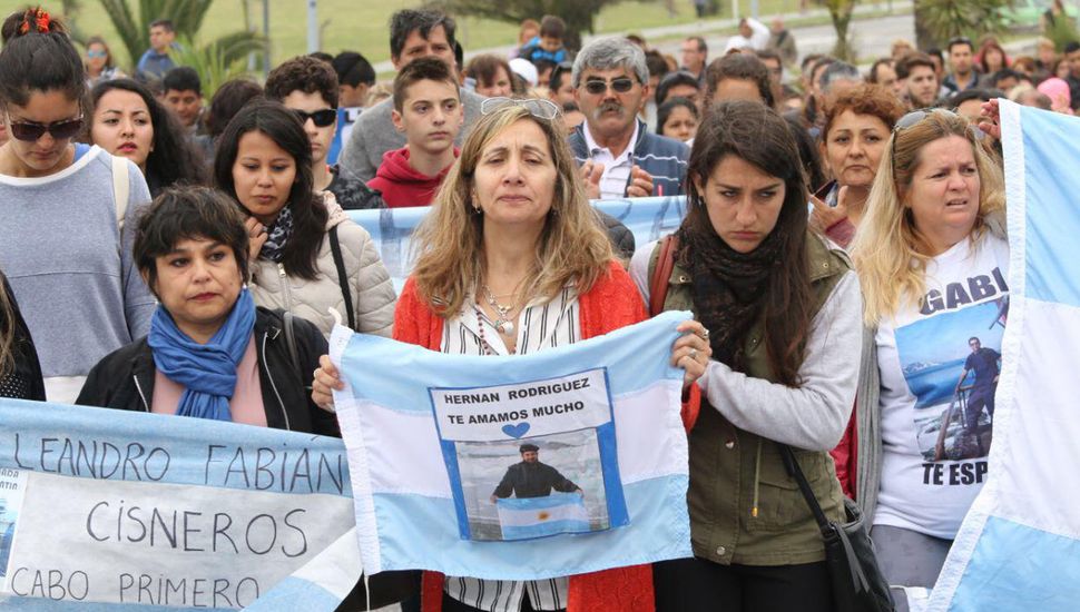 Revés para los familiares de las víctimas del submarino