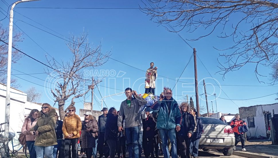 Cientos de fieles le pidieron pan y trabajo a San Cayetano en Pergamino