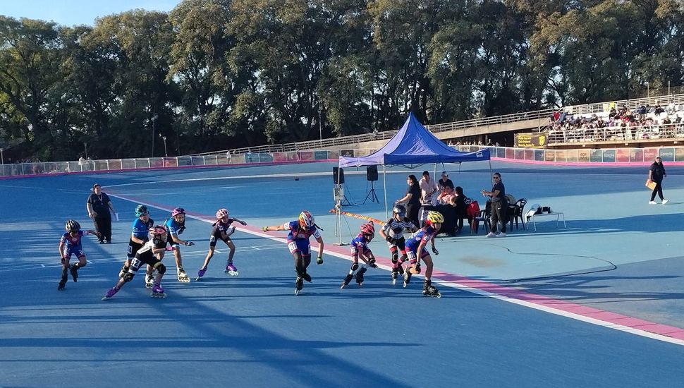 Patín carrera: "Las Cebras" de Pergamino brillaron en Rosario