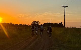 Se realizó la bicicleteada al atardecer en Mariano Benítez