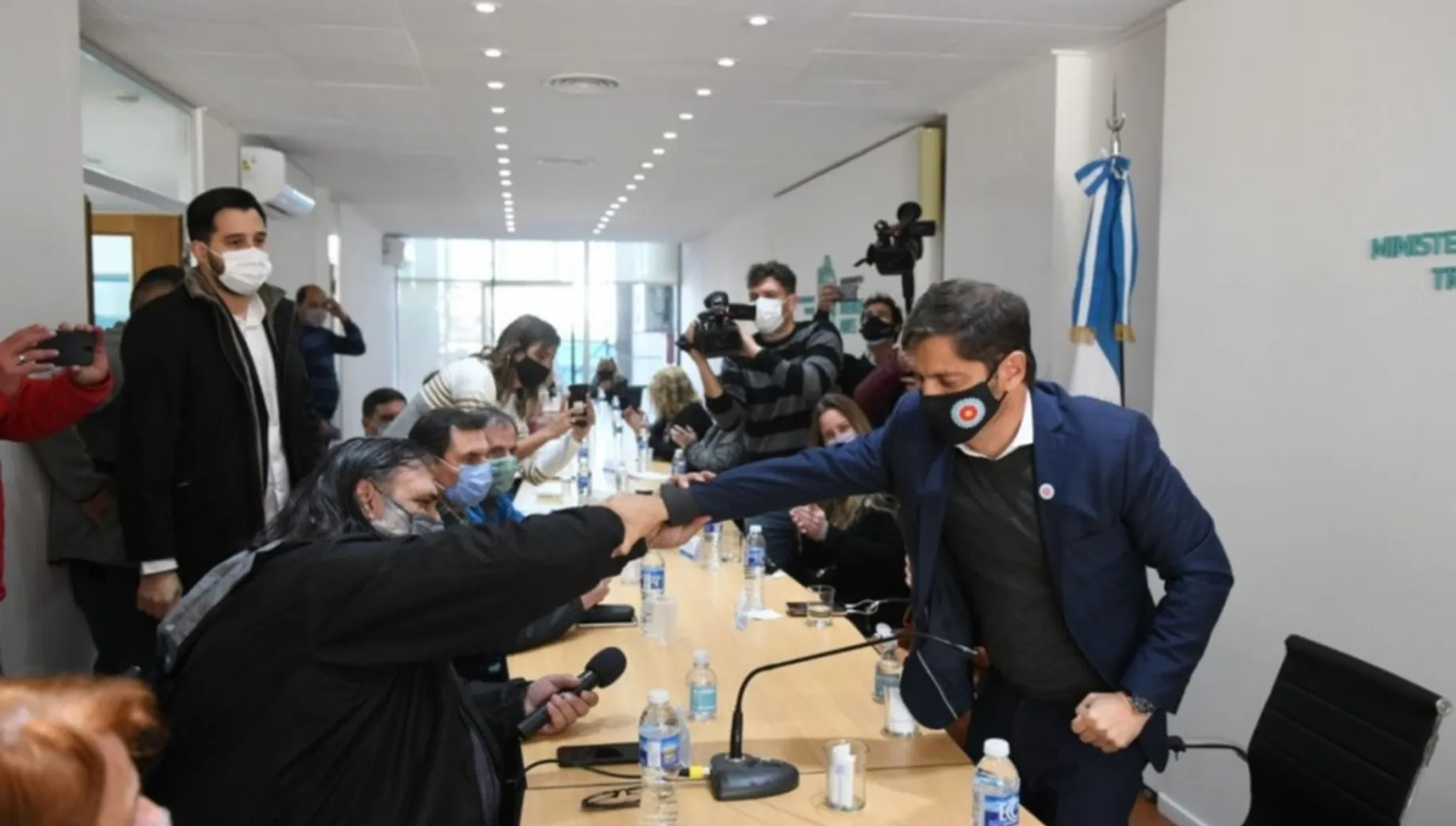 Provincia cerró el acuerdo paritario con estatales y docentes