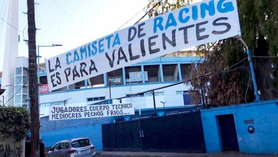 Racing volvió a los entrenamientos envuelto en críticas y mensajes intimidatorios