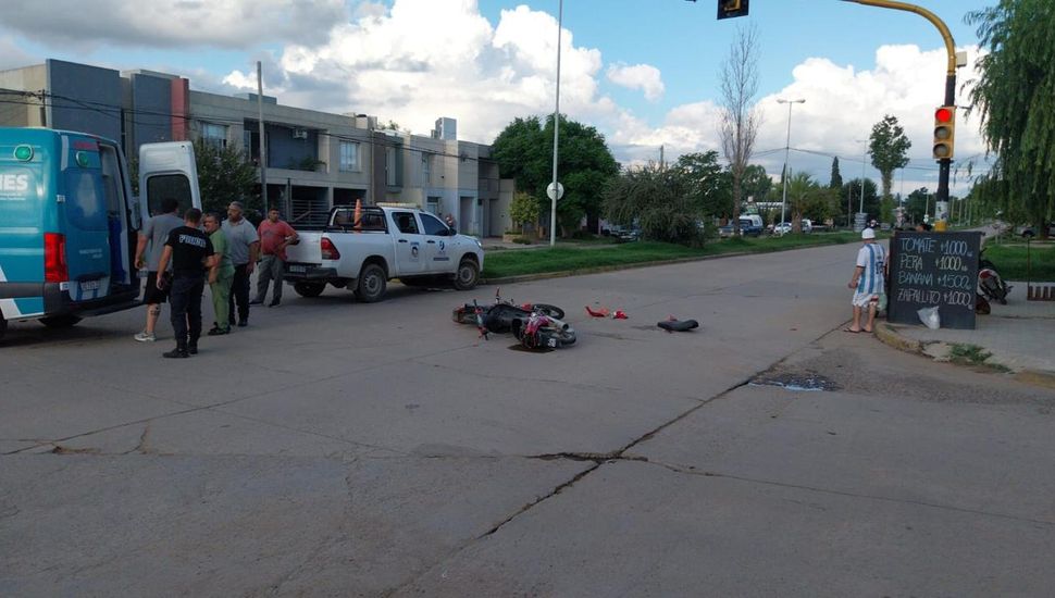 Accidente fatal en Salto: un joven motociclista de 18 años perdió la vida