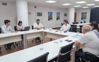 El intendente de Rojas gestionó obras clave ante la Provincia para infraestructura, viviendas y espacios públicos