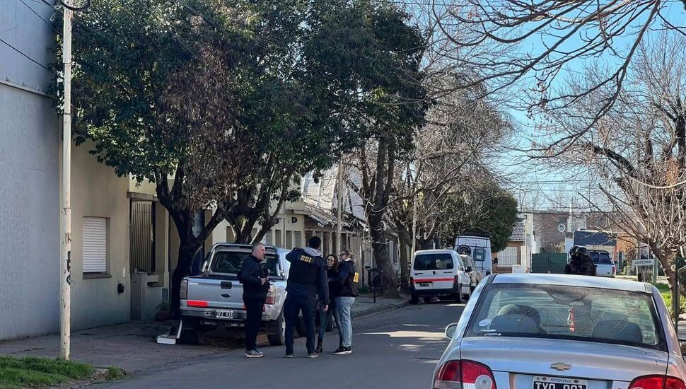 Se entregó el hombre que le disparó a un policía y escapó de un allanamiento realizado en el barrio Centenario