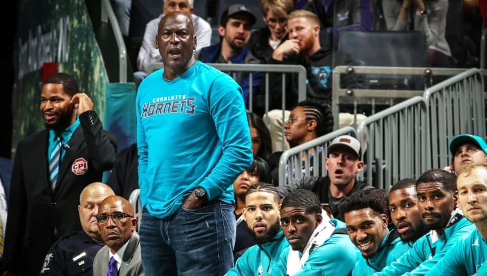 Michael Jordan venderá su franquicia de los Charlotte Hornets