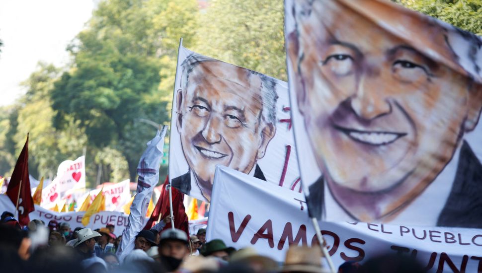 Marcha en apoyo a López Obrador en México