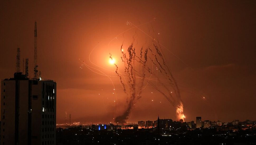 Israel abruma a Gaza: bombardeos y una posible invasión