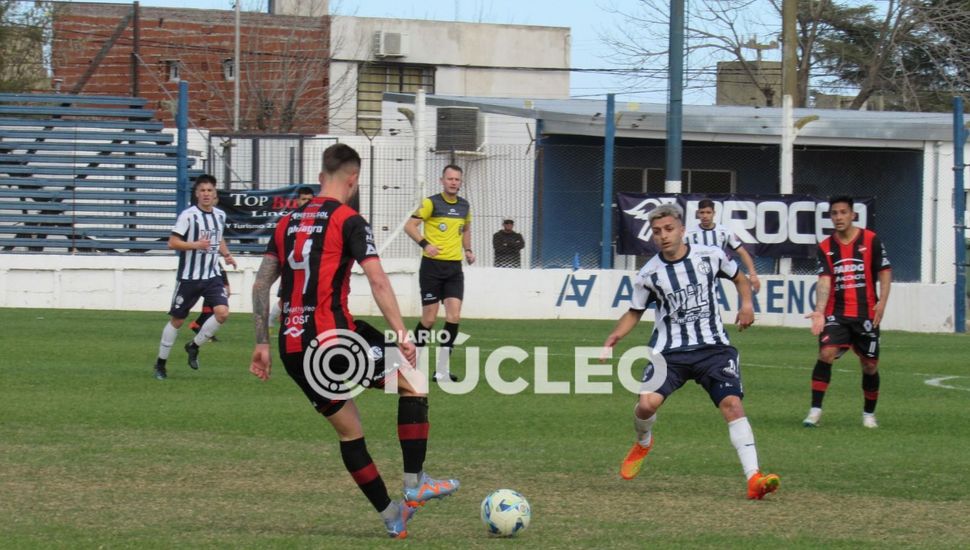 Douglas ganó en Lincoln y acaricia la clasificación