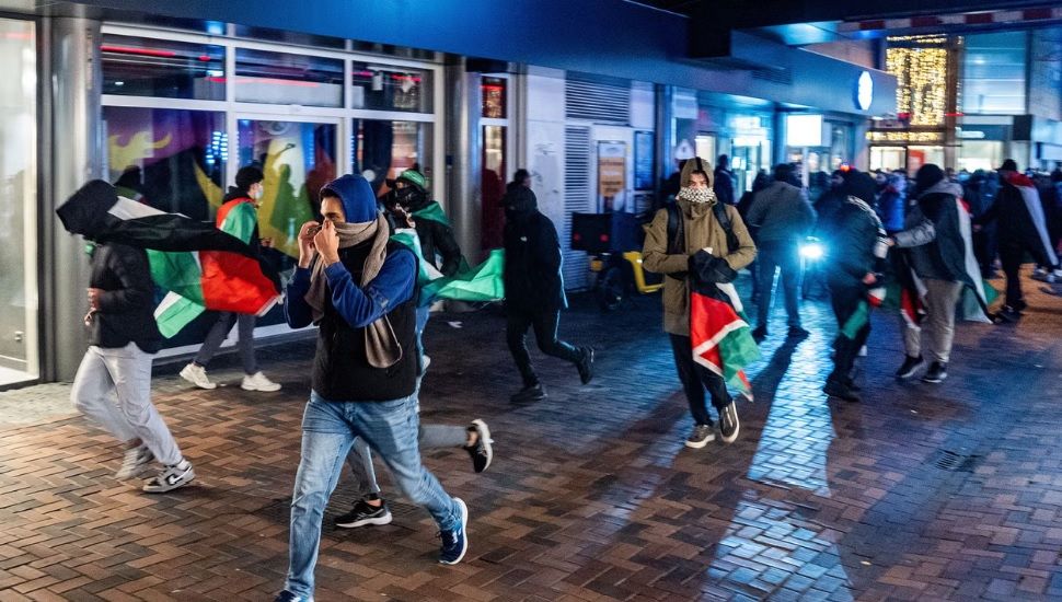 Ataque antisemita: hinchas israelíes son golpeados en Amsterdam después un partido de la Europa League